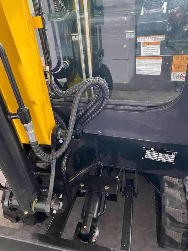 Pásové rypadlo GG2000 CAB na prodej - foto 5