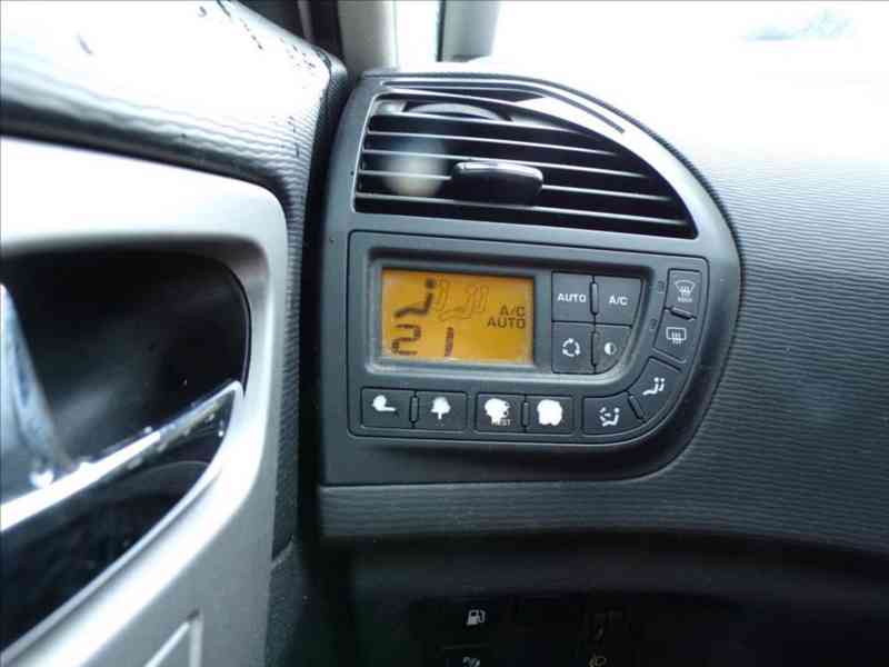 Citroën C4 Picasso 2,0 HDI TAŽ.ZAŘ.,7.MÍST - foto 8
