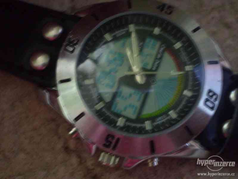 Moderní masivní hodinky TOPGUN LED - foto 2