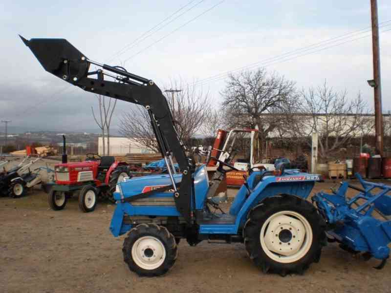 Iseki 227TPA Traktor - foto 9