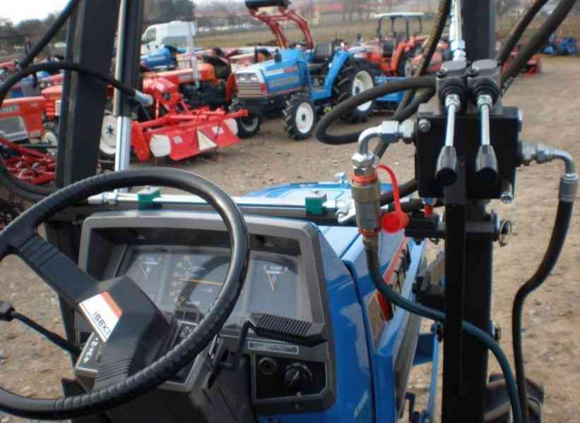 Iseki 227TPA Traktor - foto 7