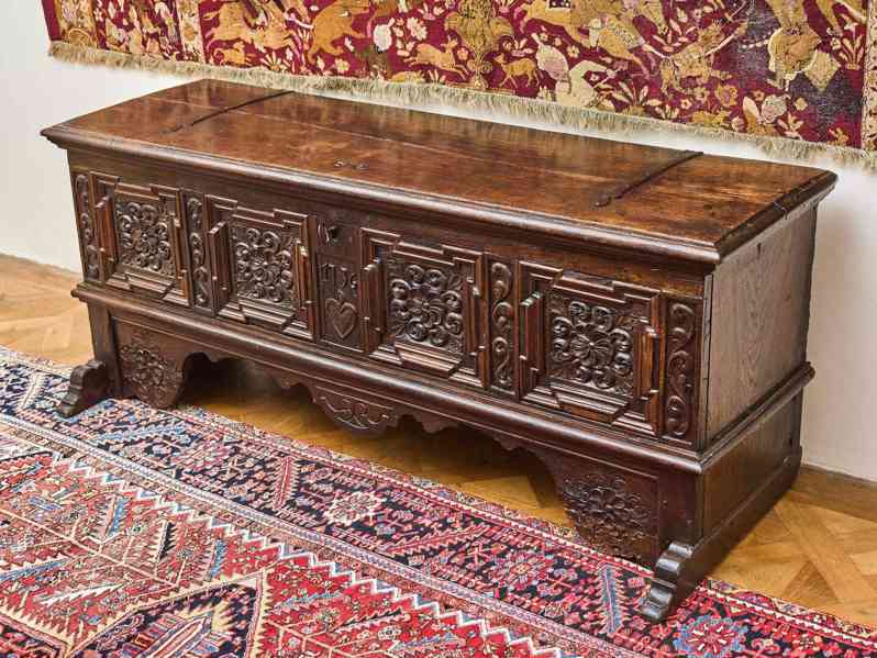 Německá dubová truhla Westfálsko, datovaná 1736 - foto 3