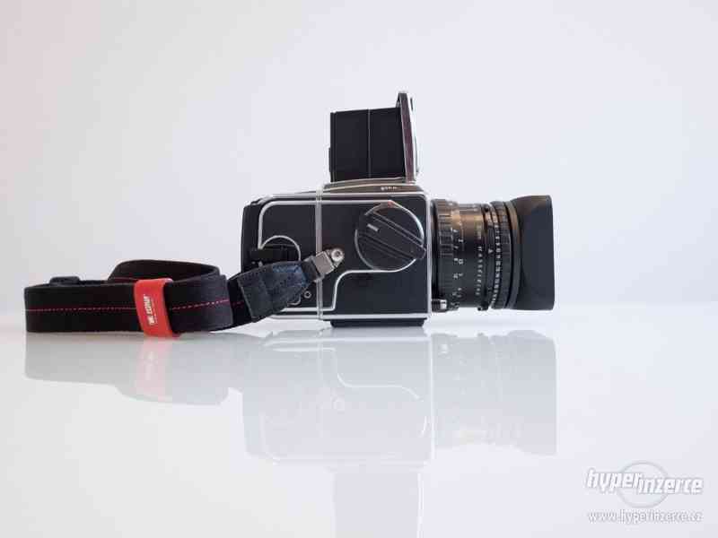 Prodám/vyměním Hasselblad 501CM +80mm +60mm +příslušenství - foto 2