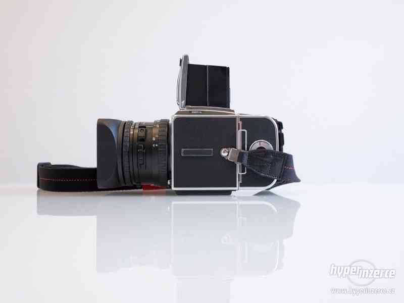 Prodám/vyměním Hasselblad 501CM +80mm +60mm +příslušenství - foto 3