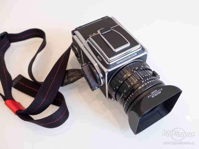 Prodám/vyměním Hasselblad 501CM +80mm +60mm +příslušenství - foto 4