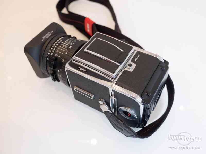 Prodám/vyměním Hasselblad 501CM +80mm +60mm +příslušenství - foto 5
