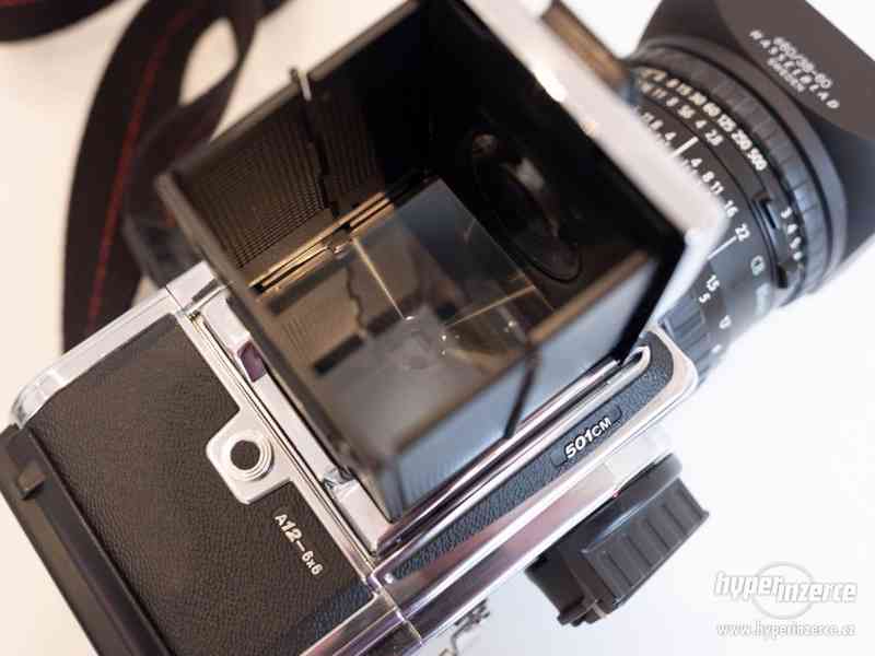 Prodám/vyměním Hasselblad 501CM +80mm +60mm +příslušenství - foto 7