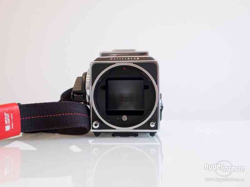 Prodám/vyměním Hasselblad 501CM +80mm +60mm +příslušenství - foto 10