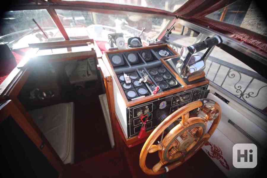 Motorova lod 8,5 m - foto 14