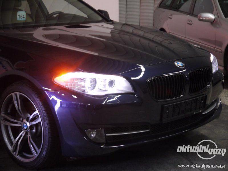 BMW Řada 5 2.0, benzín, automat, vyrobeno 2012, navigace, kůže - foto 3