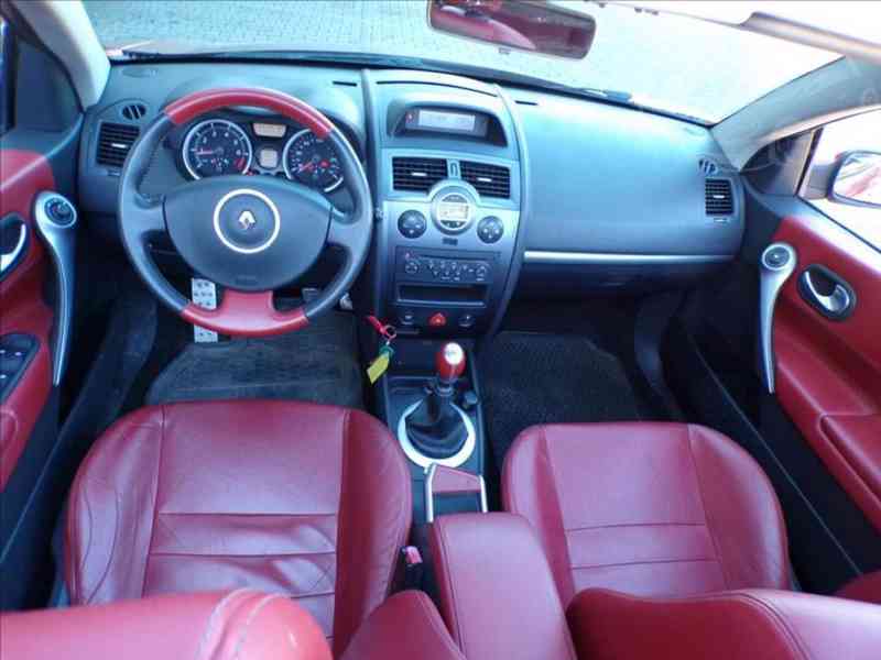 Renault Megane 2,0 16V CC - foto 11