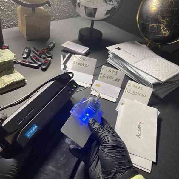  +49 163 0221373 sell euro banknotes: €5, €10, €20, €50,