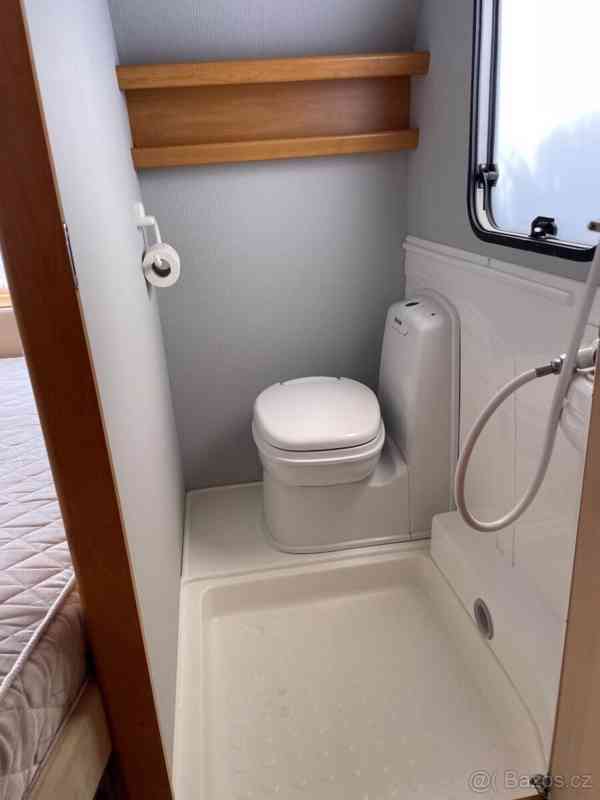 Ostatní Prostorný rodinný karavan Eife - foto 8