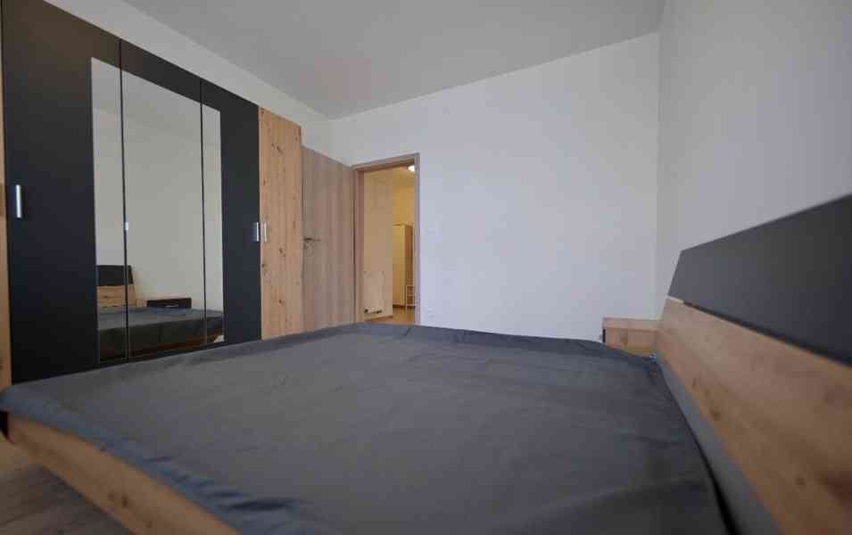 Zařízený byt 1+1, 47 m2 v Praha 3 - foto 5