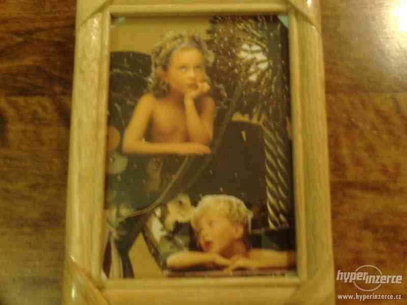 krásný obrázek Andělé štěstěny13x 18 cm s rámečkem - foto 1