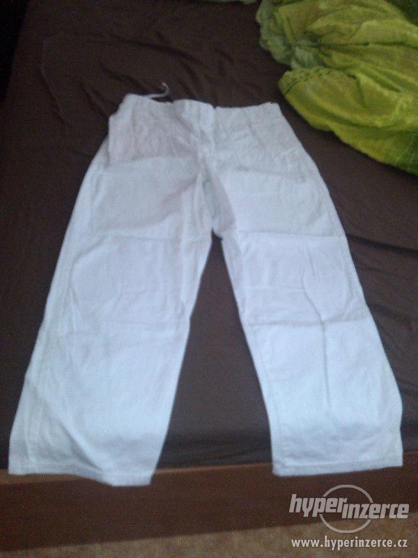 bílé kalhoty k rondonu - foto 1