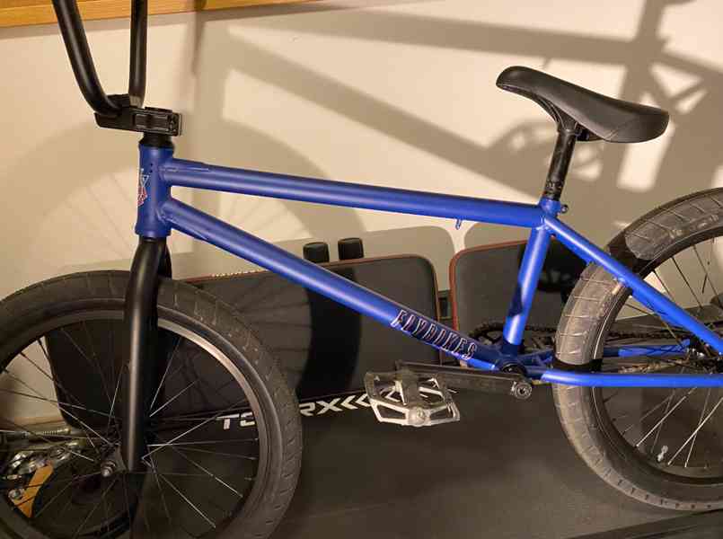 Freestyle BMX kolo - FLY BIKES Electron 21" BLUE - foto 9