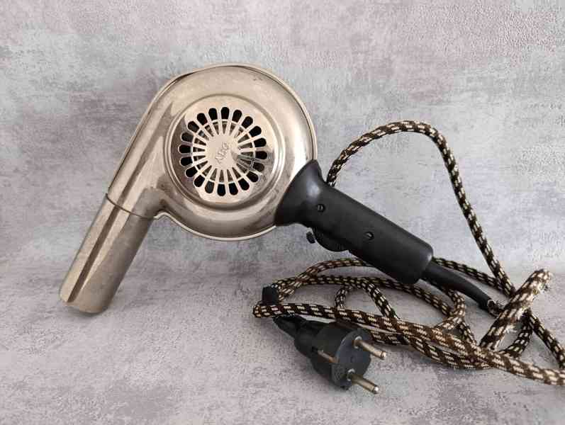 Starý značkový fén AEG – chromovaný kov, textilní kabel, krá - foto 10