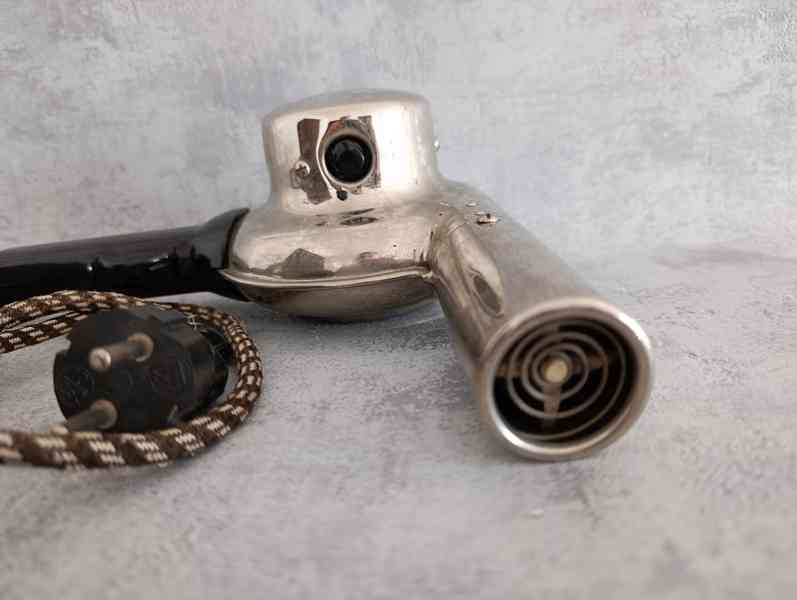 Starý značkový fén AEG – chromovaný kov, textilní kabel, krá - foto 6