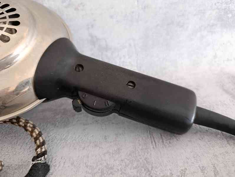 Starý značkový fén AEG – chromovaný kov, textilní kabel, krá - foto 3