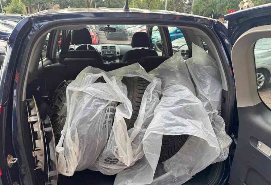Toyota RAV 4 2.0i 4x4 Sol benzín 112kw - foto 13