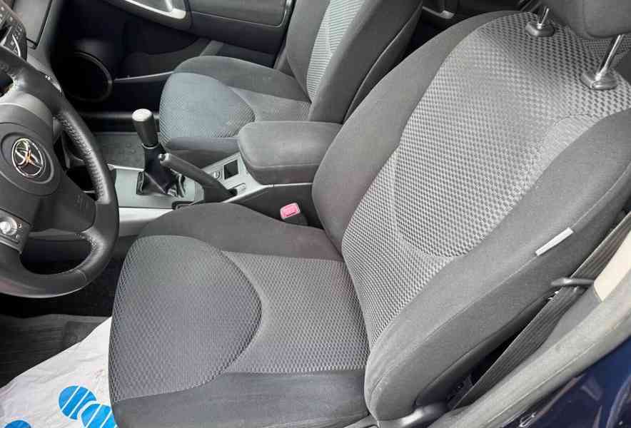 Toyota RAV 4 2.0i 4x4 Sol benzín 112kw - foto 11