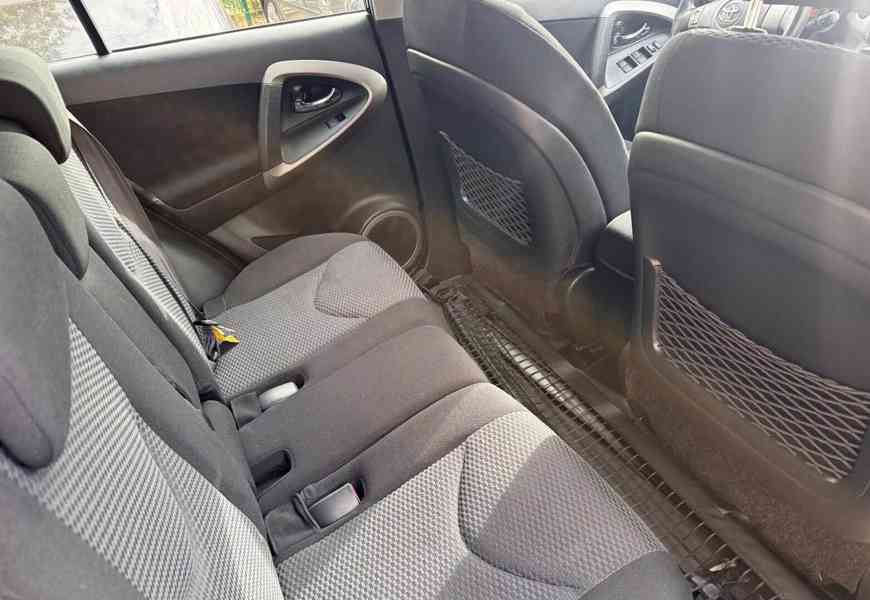 Toyota RAV 4 2.0i 4x4 Sol benzín 112kw - foto 15