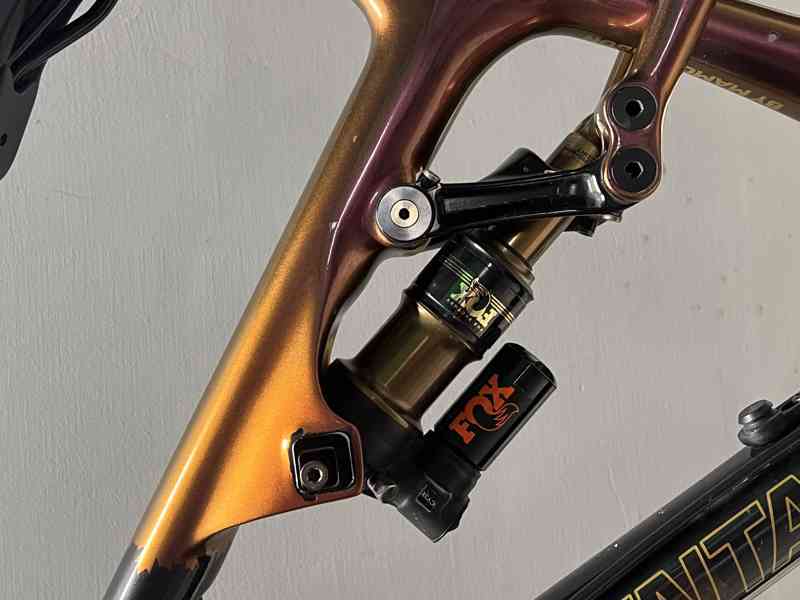 Karbonový odpružený rám Rocky Mountain - foto 2