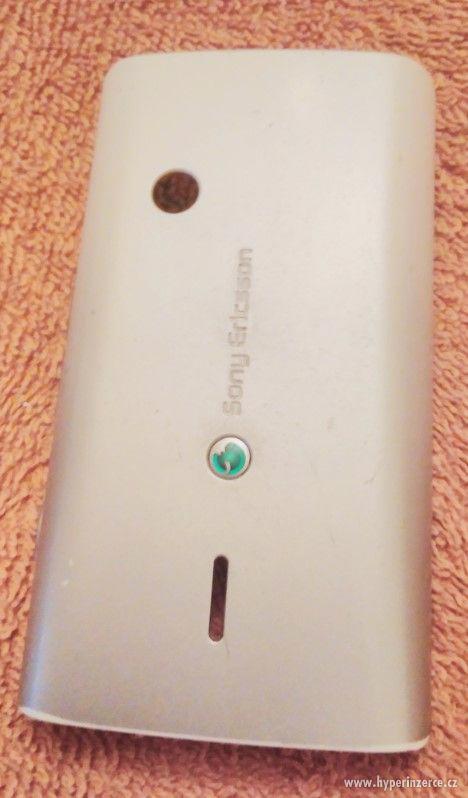 Sony Ericsson Xperia X8 - přední a zadní kryt. - foto 5