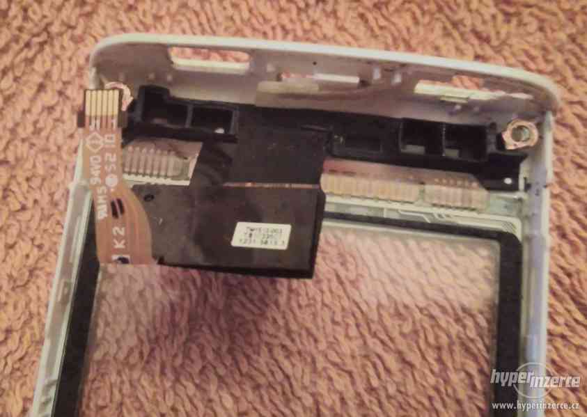 Sony Ericsson Xperia X8 - přední a zadní kryt. - foto 10