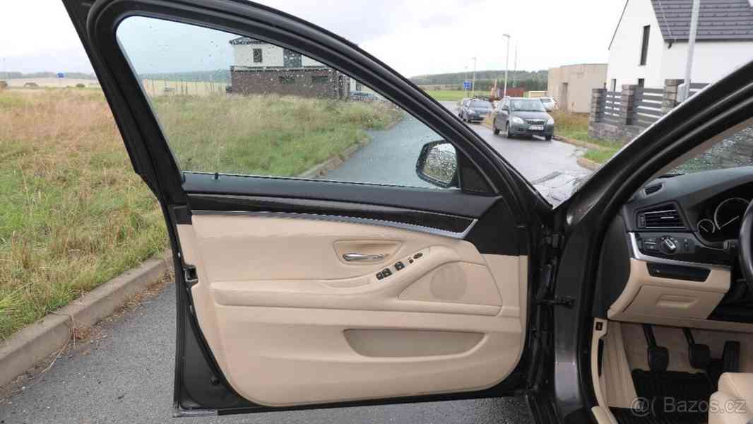 BMW Řada 5 3,0   530d F11 180kW manuální převod - foto 10