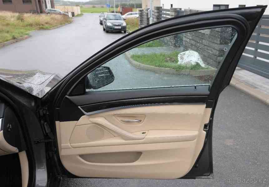 BMW Řada 5 3,0   530d F11 180kW manuální převod - foto 20