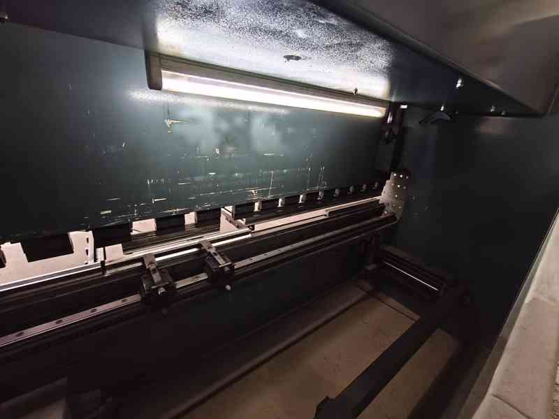 Použitý ohraňovací hydraulický lis DURMA E 35160, r. v. 2006 - foto 10