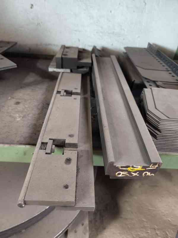Použitý ohraňovací hydraulický lis DURMA E 35160, r. v. 2006 - foto 14
