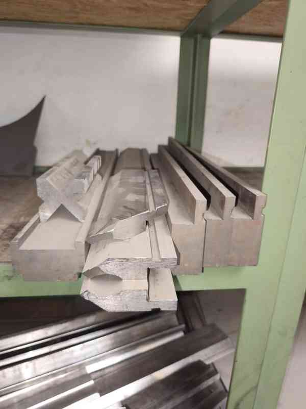 Použitý ohraňovací hydraulický lis DURMA E 35160, r. v. 2006 - foto 11