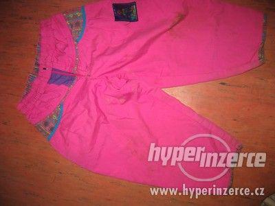 Růžové kalhoty - foto 1