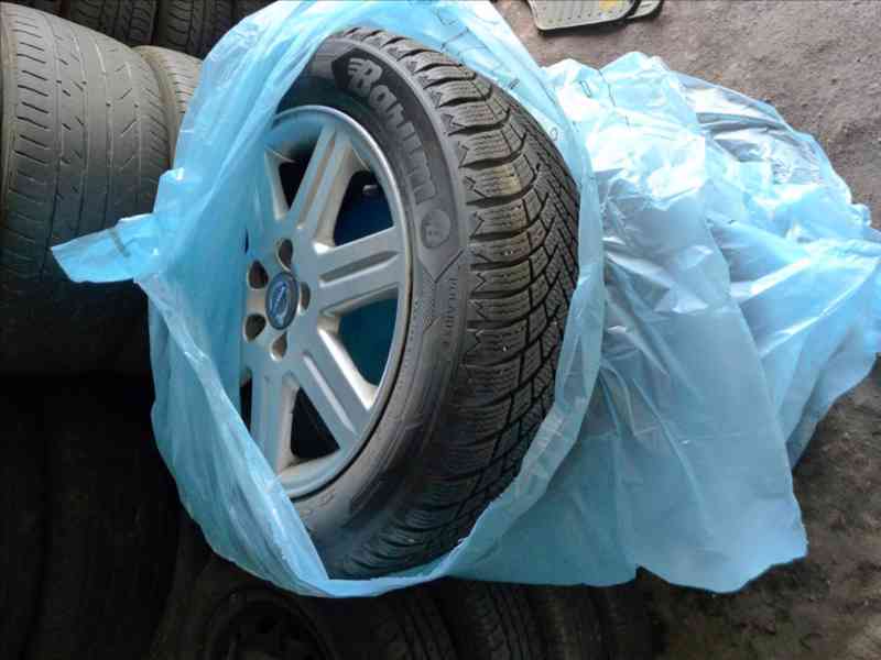 Volvo C30 2,0 D R-DESIGN, BEZ INVESTIC - foto 8