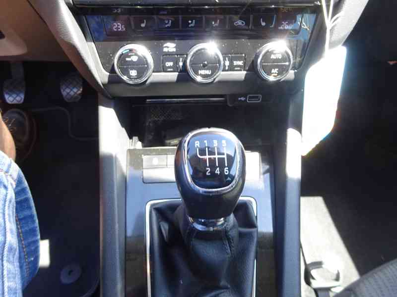 Škoda Octavia 2.0 TDI Combi r.v.2017 (110 kw) stk:5/2027 - foto 12