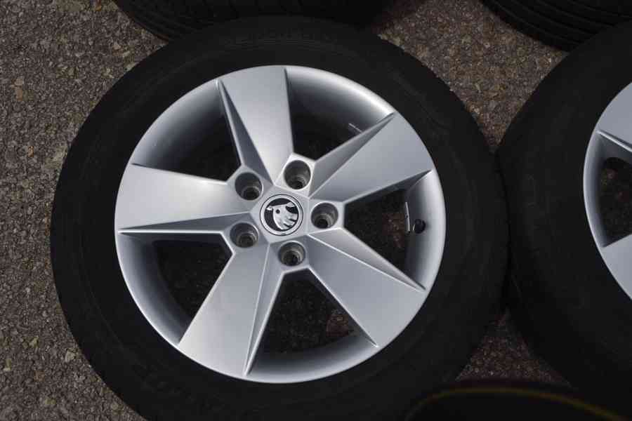 Š.Octavia III+IV- Zánovní 16 orig. Alu disky+205/55R16 letní - foto 18