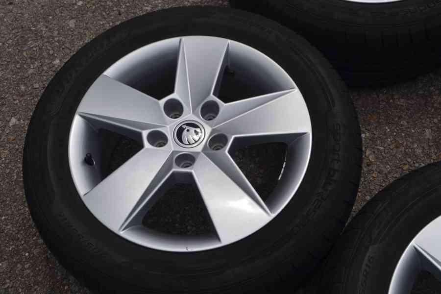 Š.Octavia III+IV- Zánovní 16 orig. Alu disky+205/55R16 letní - foto 17
