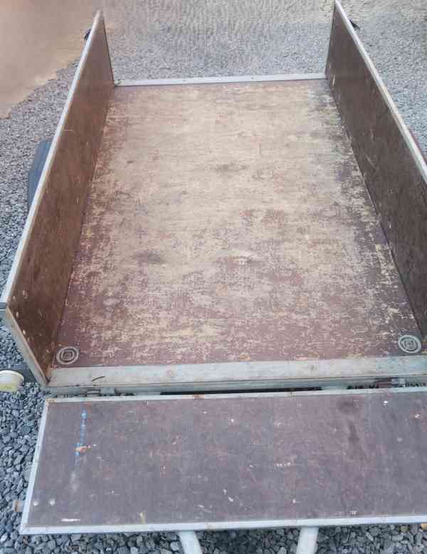 Prodám přívěsný vozík s plachtou - foto 4