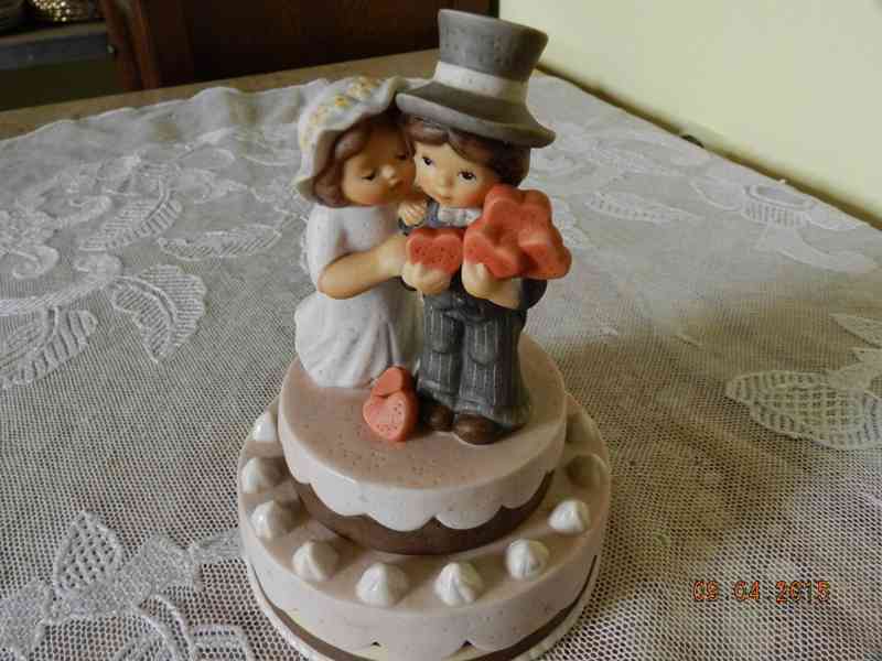 Hrací figurální dort Nina Marco GOEBEL GERMANY - foto 3
