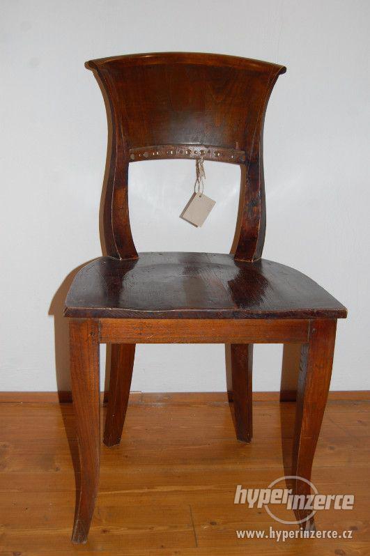 Stará dřevěná židle - foto 2