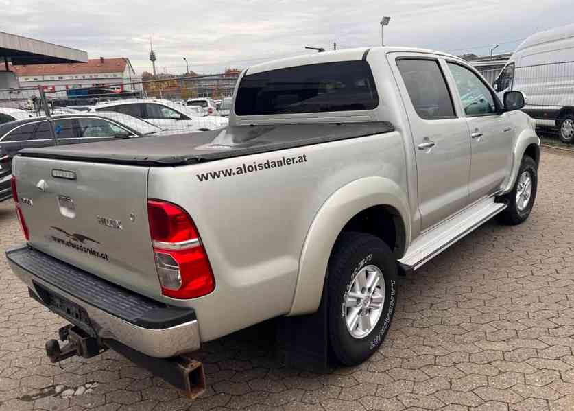 Toyota Hilux 2,5 D4D 4x4 106kw - foto 15