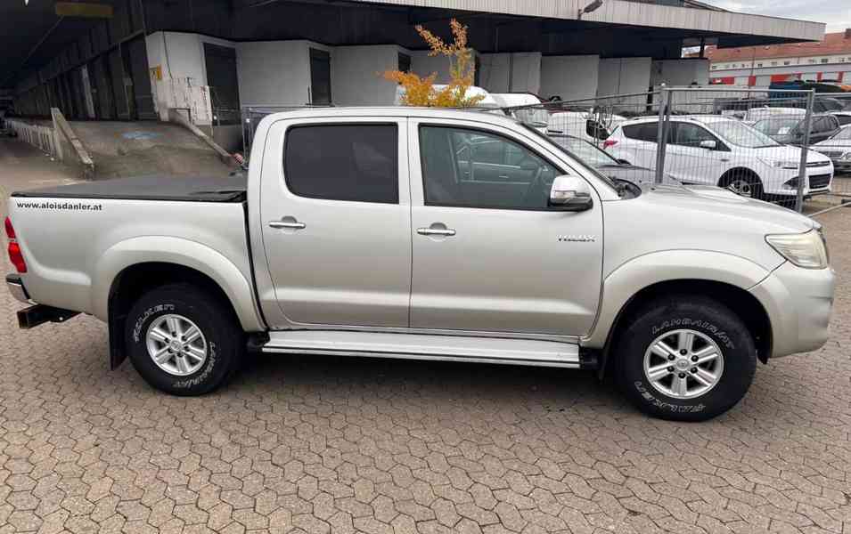 Toyota Hilux 2,5 D4D 4x4 106kw - foto 26