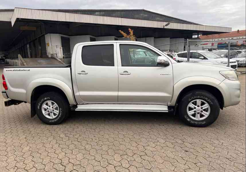 Toyota Hilux 2,5 D4D 4x4 106kw - foto 27