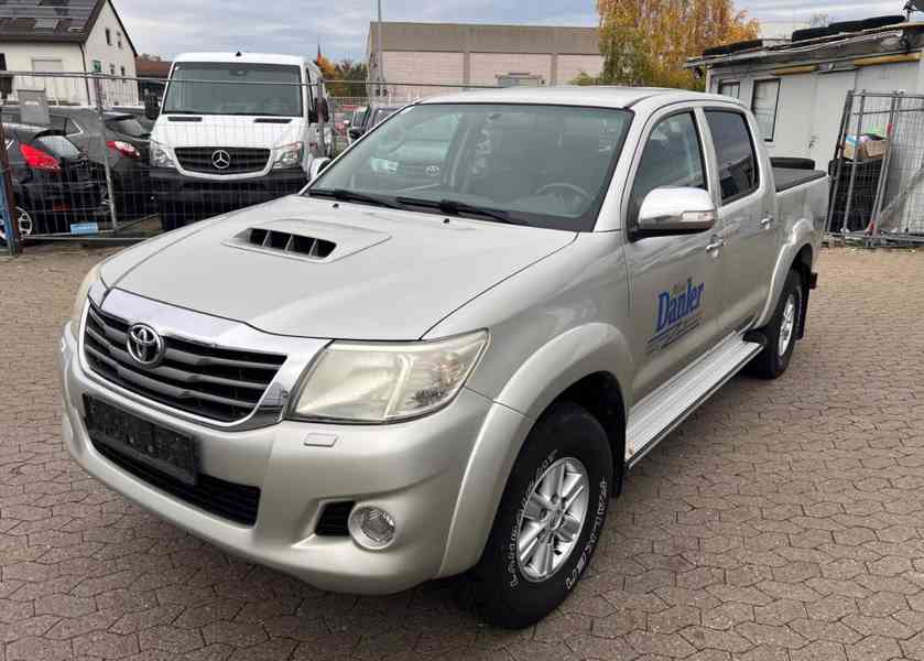 Toyota Hilux 2,5 D4D 4x4 106kw - foto 9