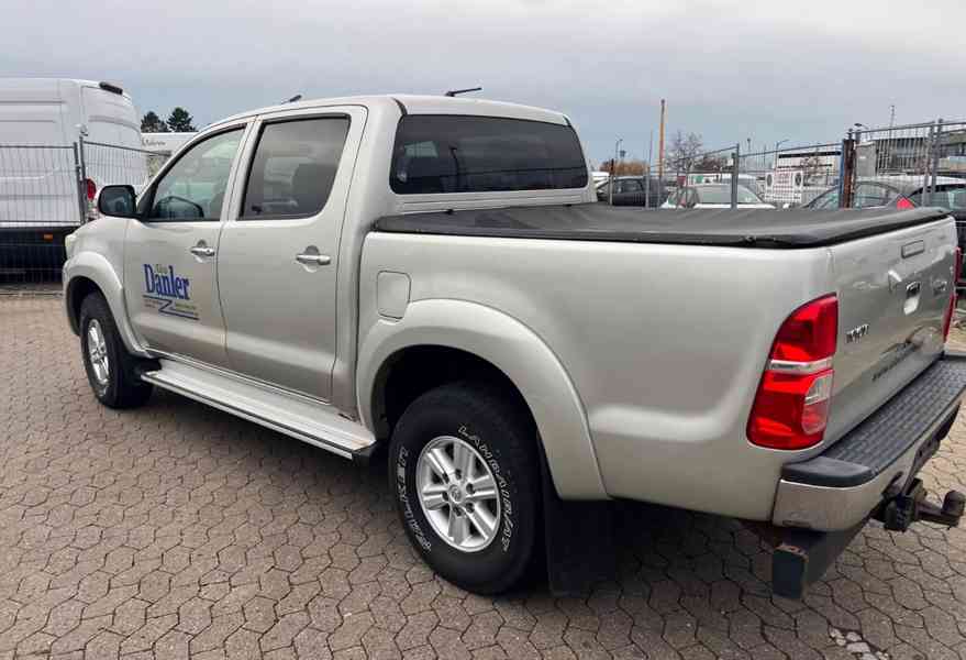 Toyota Hilux 2,5 D4D 4x4 106kw - foto 19