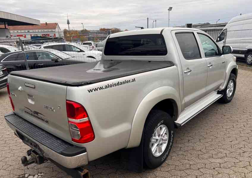 Toyota Hilux 2,5 D4D 4x4 106kw - foto 16
