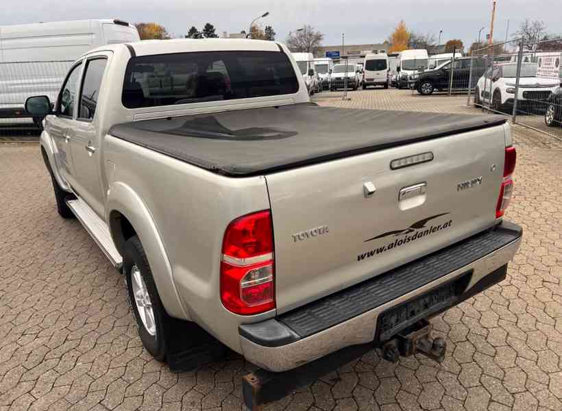 Toyota Hilux 2,5 D4D 4x4 106kw - foto 14